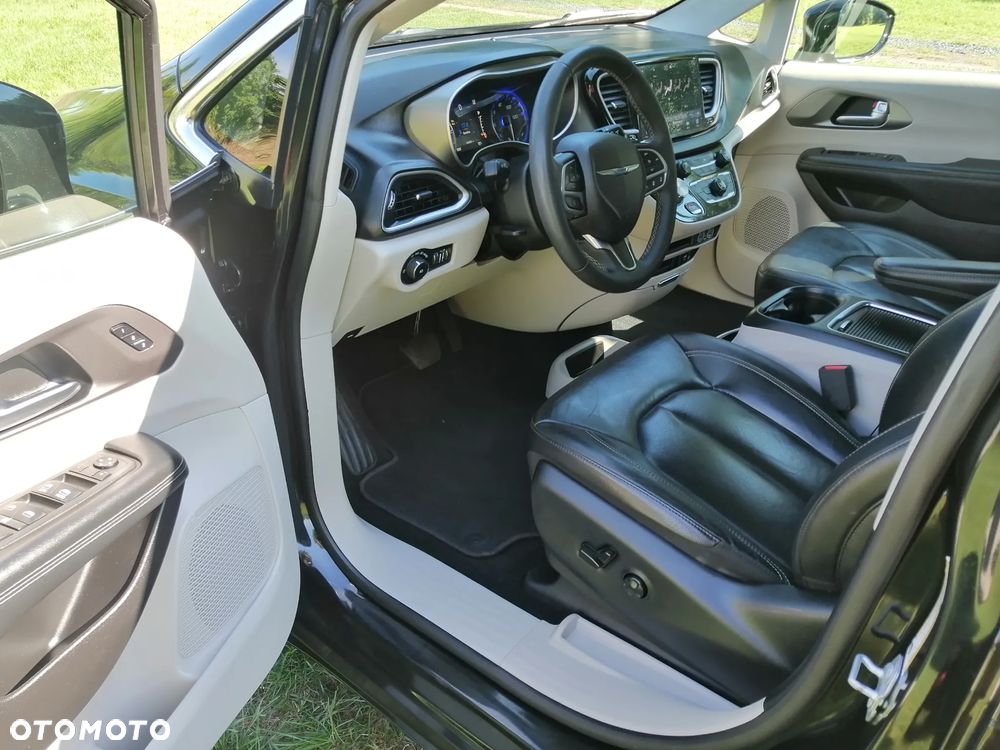 Chrysler Pacifica - 9