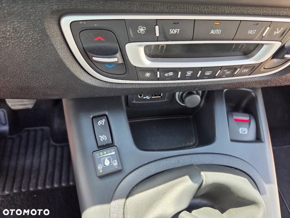 Renault Scenic 1.6 16V 110 LIMITED - 21