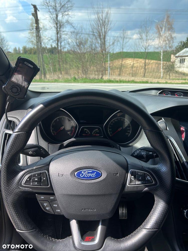 Ford Focus ST - 12