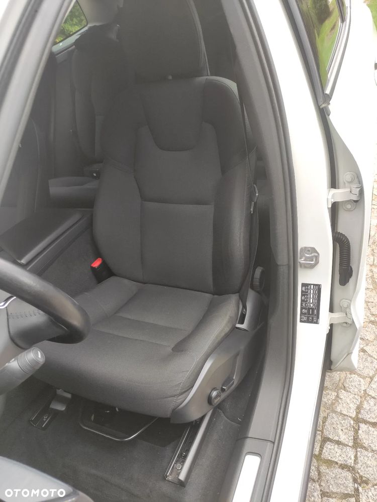 Volvo XC 60 D4 SCR AWD Momentum - 10