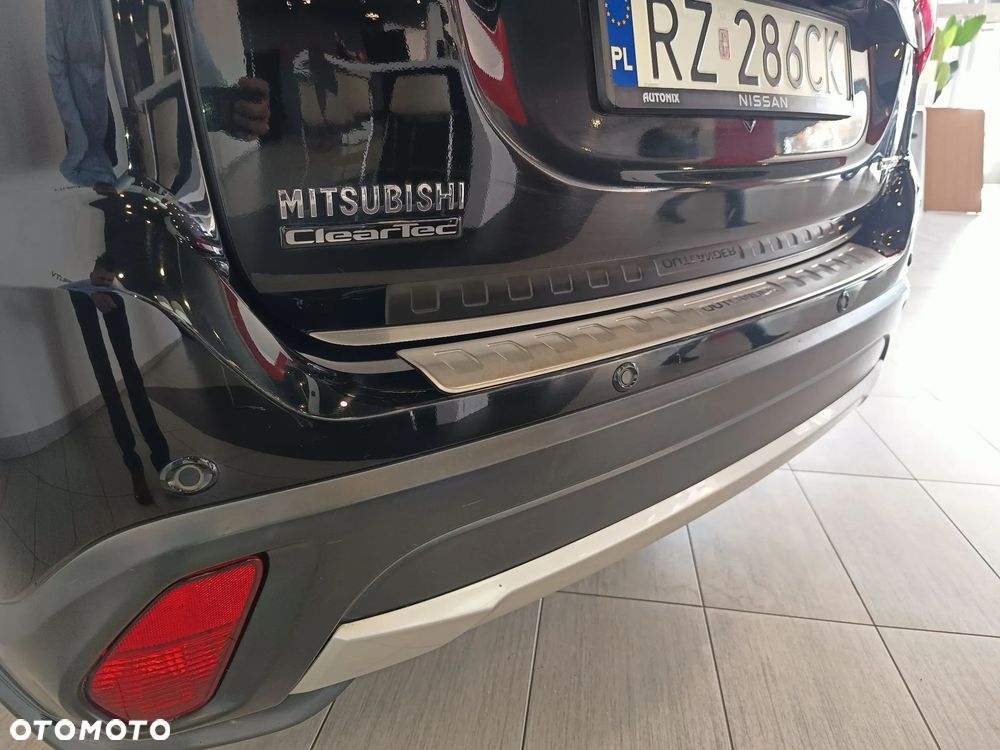 Mitsubishi Outlander - 23