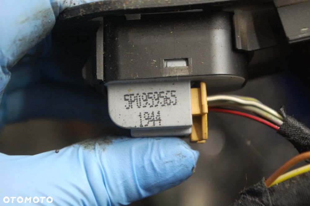 PRZEŁĄCZNIK ZESPOLONY LUSTEREK ZAPALNICZKA BLOKADA DRZWI 5P0863263 SEAT LEON II ALTEA TOLEDO III 5P0959565 - 6