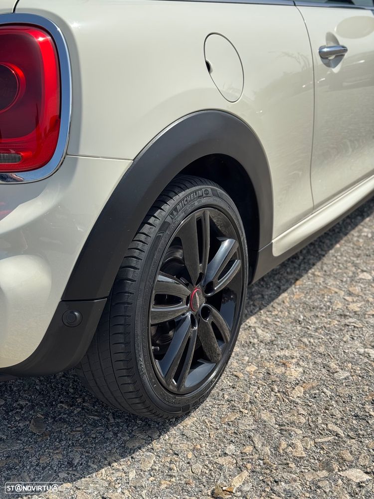 MINI 3 Portas One D - 12