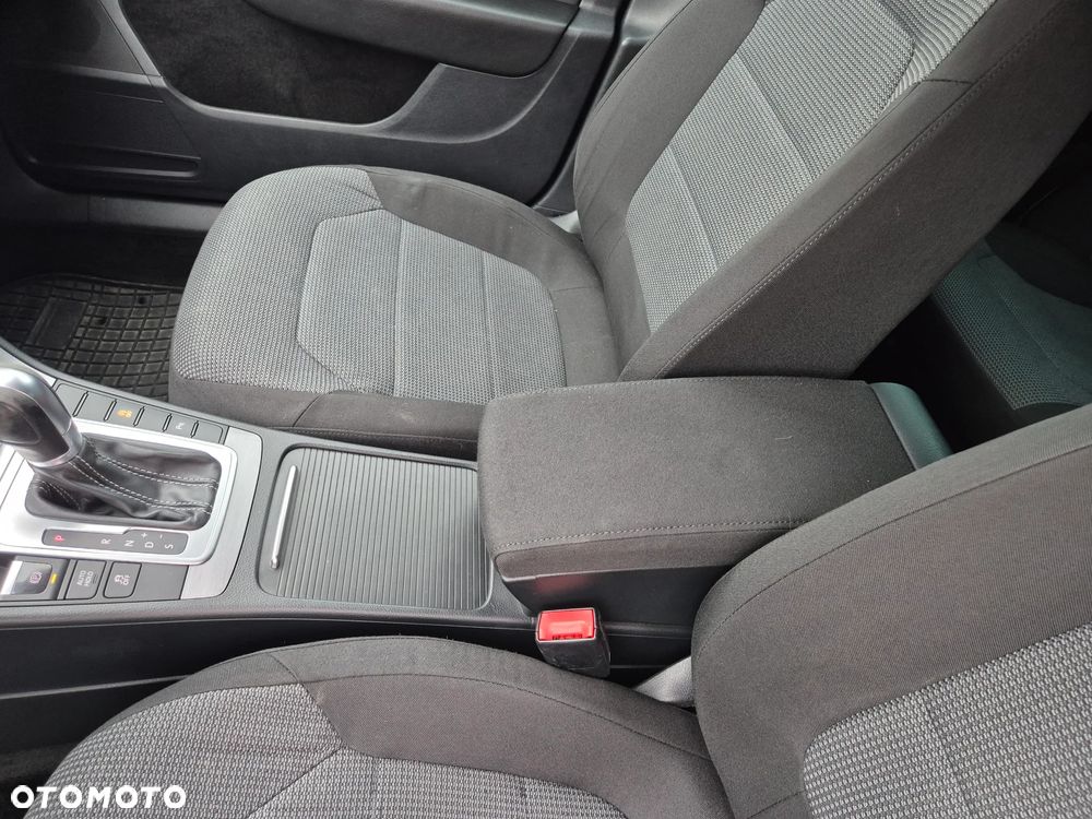 Volkswagen Passat - 14