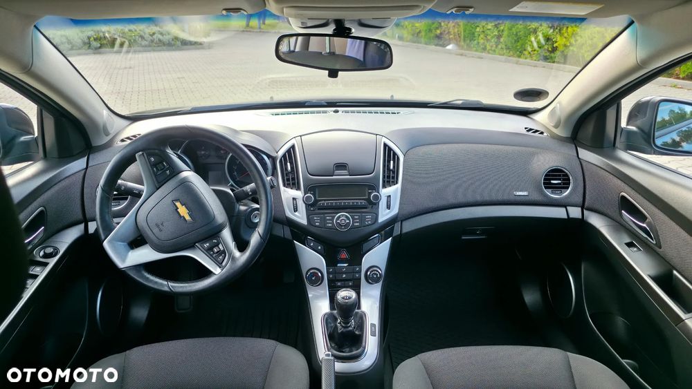 Chevrolet Cruze 1.8 LT - 10