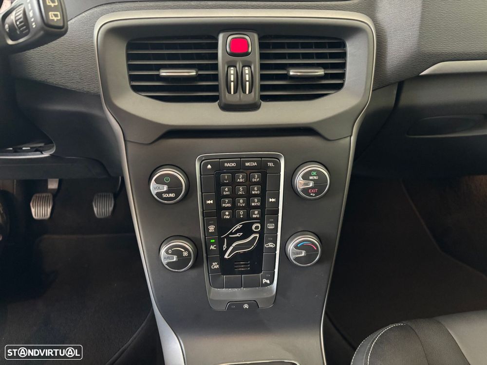 Volvo V40 2.0 D3 Momentum - 14