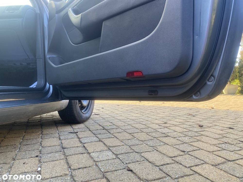 Volkswagen Golf 1.9 TDI Trendline DSG - 34