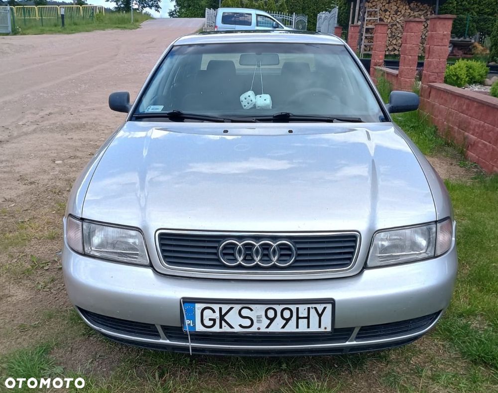 Audi A4 Limousine - 4