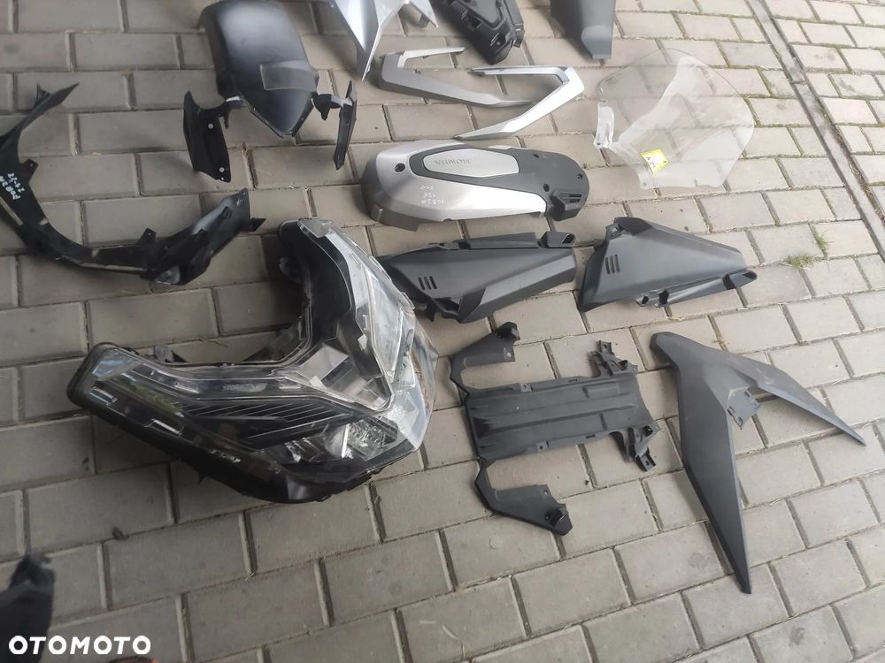 EU Osłona Owiewka Lewa Prawa Lampa Bok Honda Forza NSS 125 250 350 21- - 2