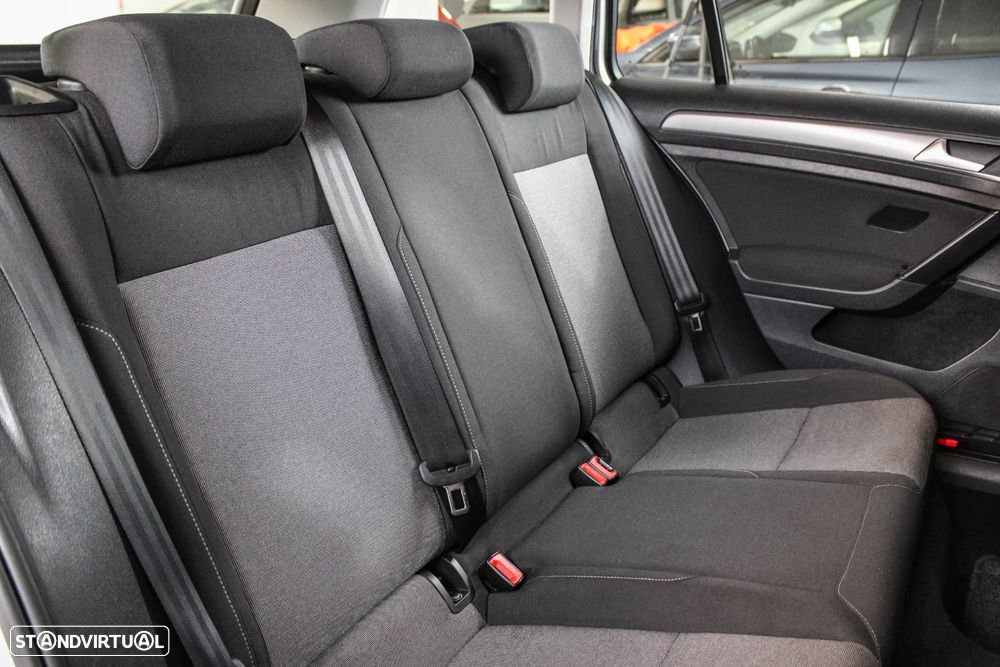 VW Golf Variant 1.6 TDi BlueMotion Trendline - 16