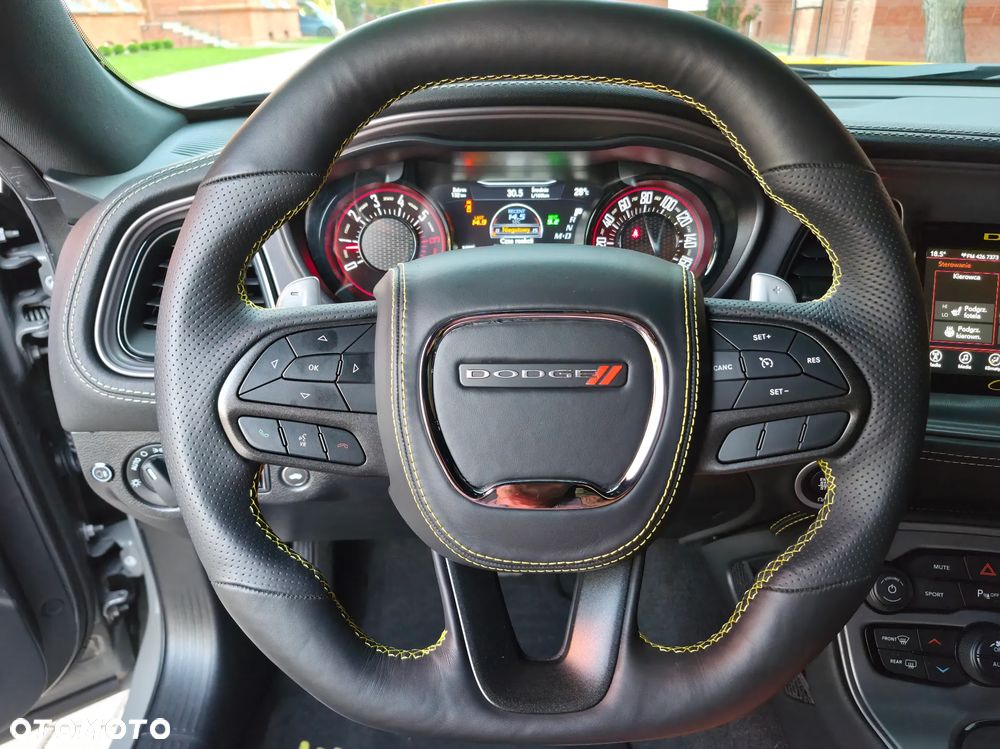 Dodge Challenger - 18