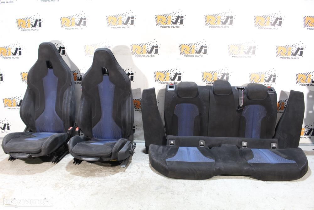 Bancos BMW Serie 1 F40 M135i em Tecido e Alcântara - 1