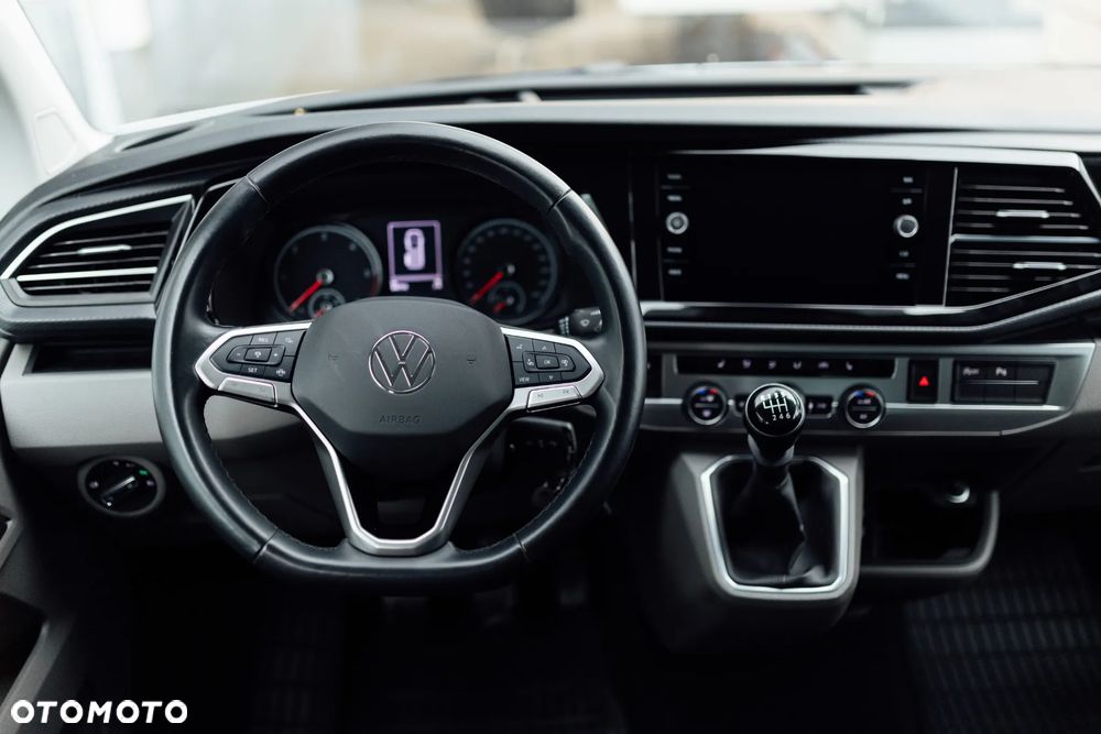 Volkswagen Caravelle - 16