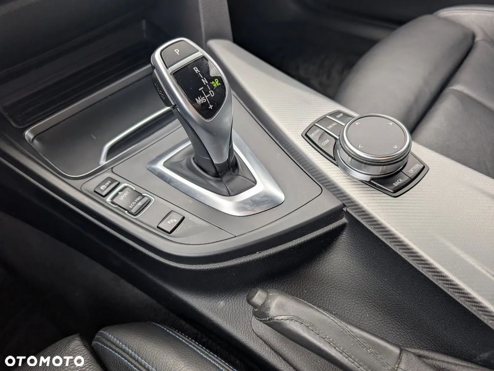 BMW Seria 3 330i Edition M Sport Shadow - 12