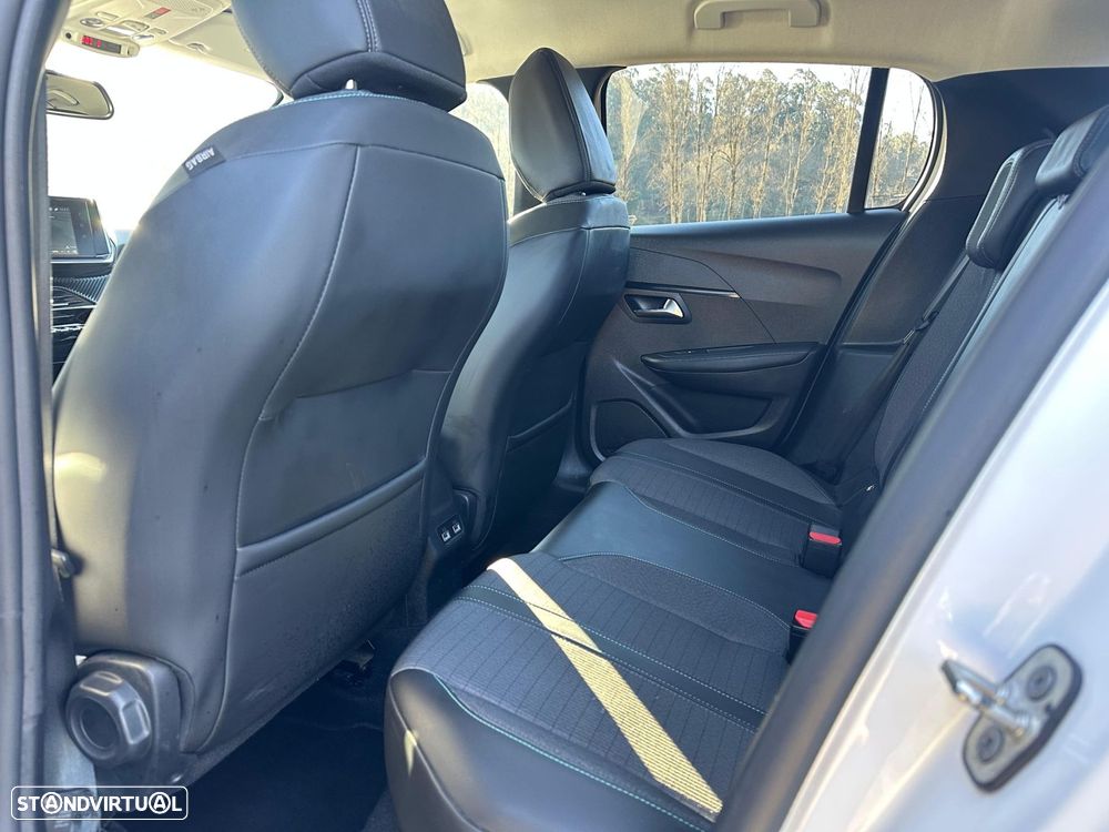 Peugeot 208 1.2 PureTech Allure - 17