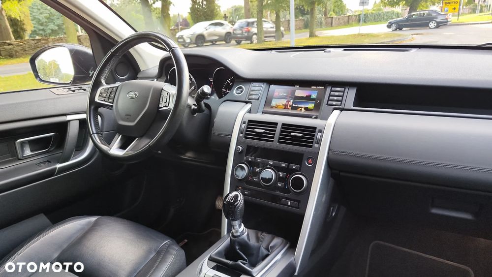 Land Rover Discovery Sport 2.0 TD4 HSE - 31