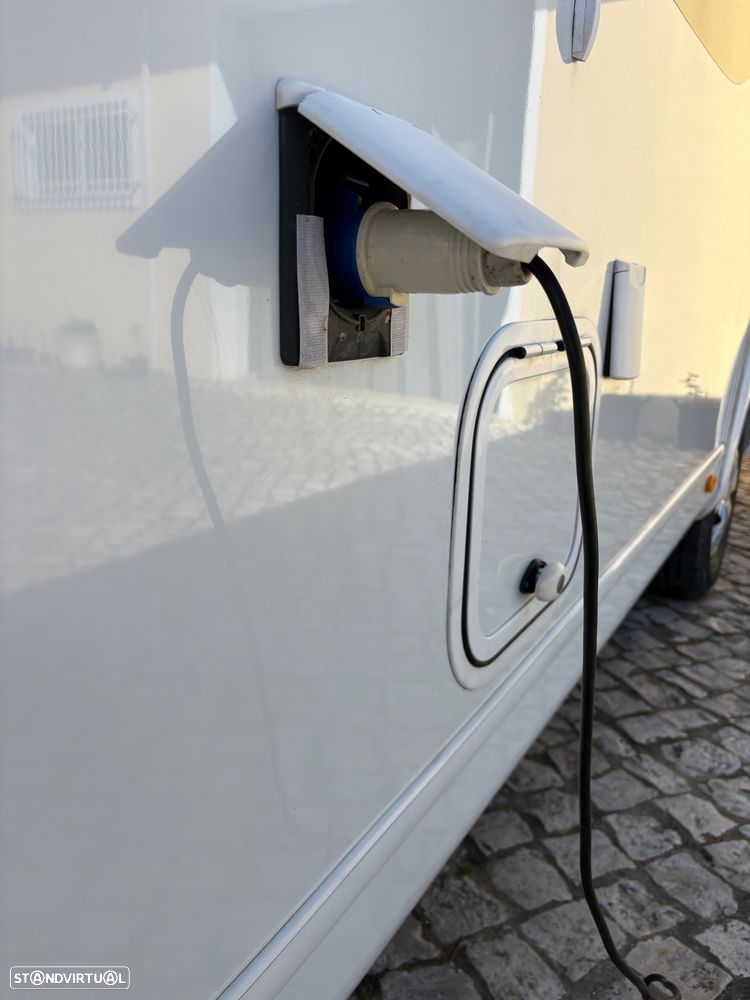 Burstner Aviano Aviano 727 cama central - 41