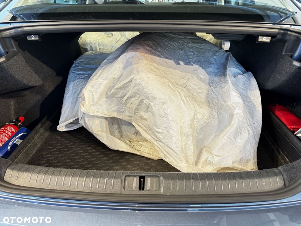 Volkswagen Passat - 14