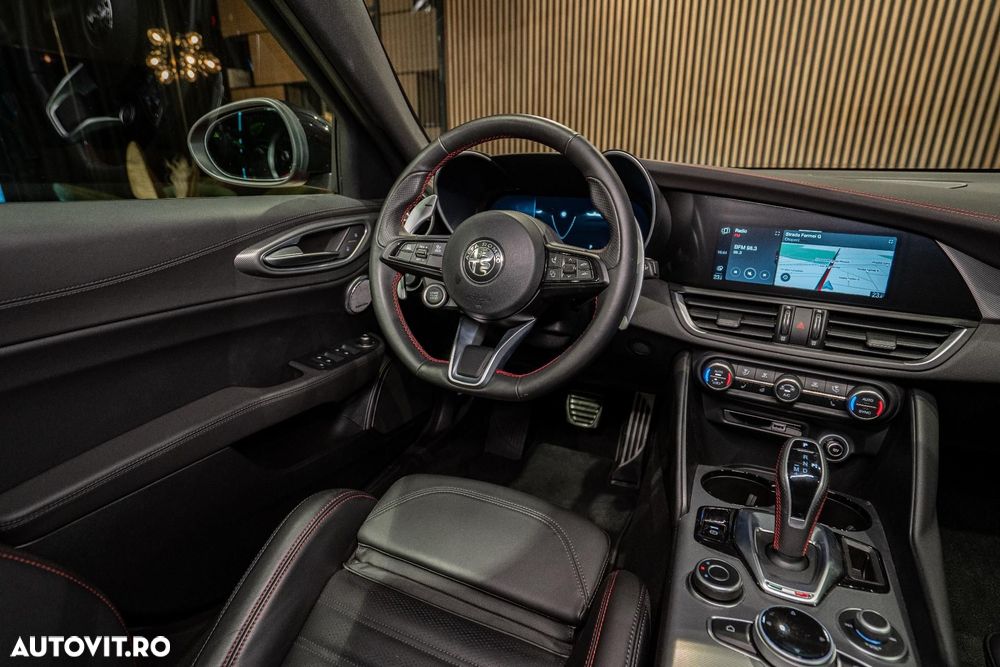 Alfa Romeo Giulia 2.0 Turbo 16V AT8-Q4 Competizione - 24