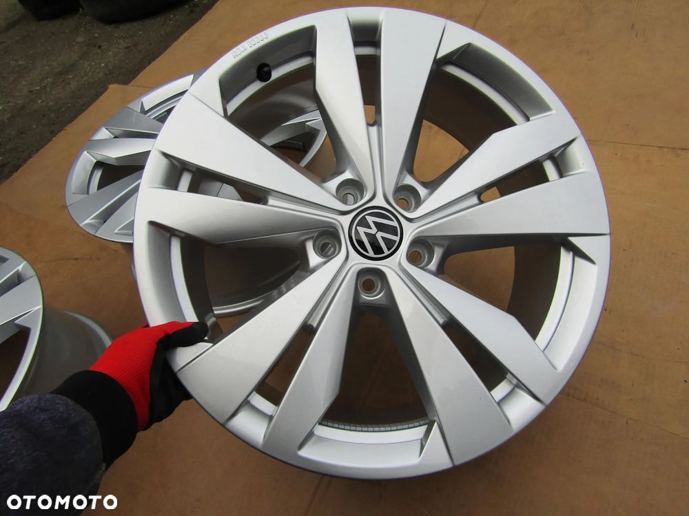 4x NOWE Felgi Aluminiowe 19 VW Passat B6 B7 B8 B9 ID4 Tiguan Arteon Golf V VI VII VIII 5 6 7 8 Taos T-ROC Skoda Karoq Kodiaq Enyaq Octavia III IV / MG HS / Seat Tarraco Leon Ateca Altea Audi A3 A4 A5 8 j 5x112 ET45 ET 45 piasta 57,1 mm - 19