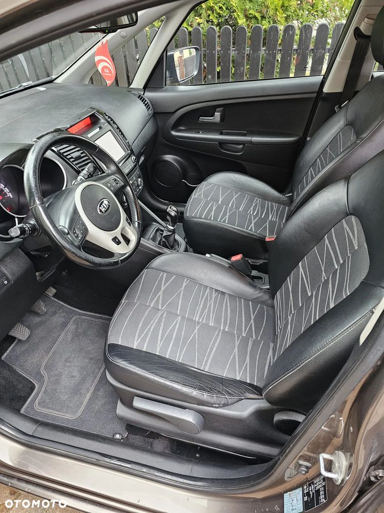 Kia Venga 1.4 L - 10