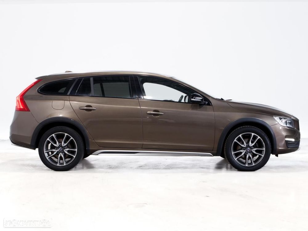 Volvo V60 Cross Country - 2