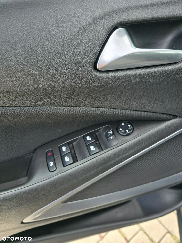 Opel Crossland X - 15