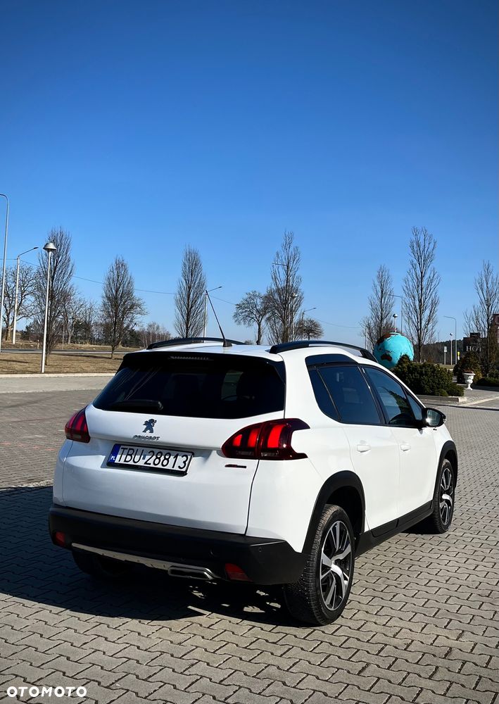 Peugeot 2008 1.6 BlueHDi Style S&S - 4