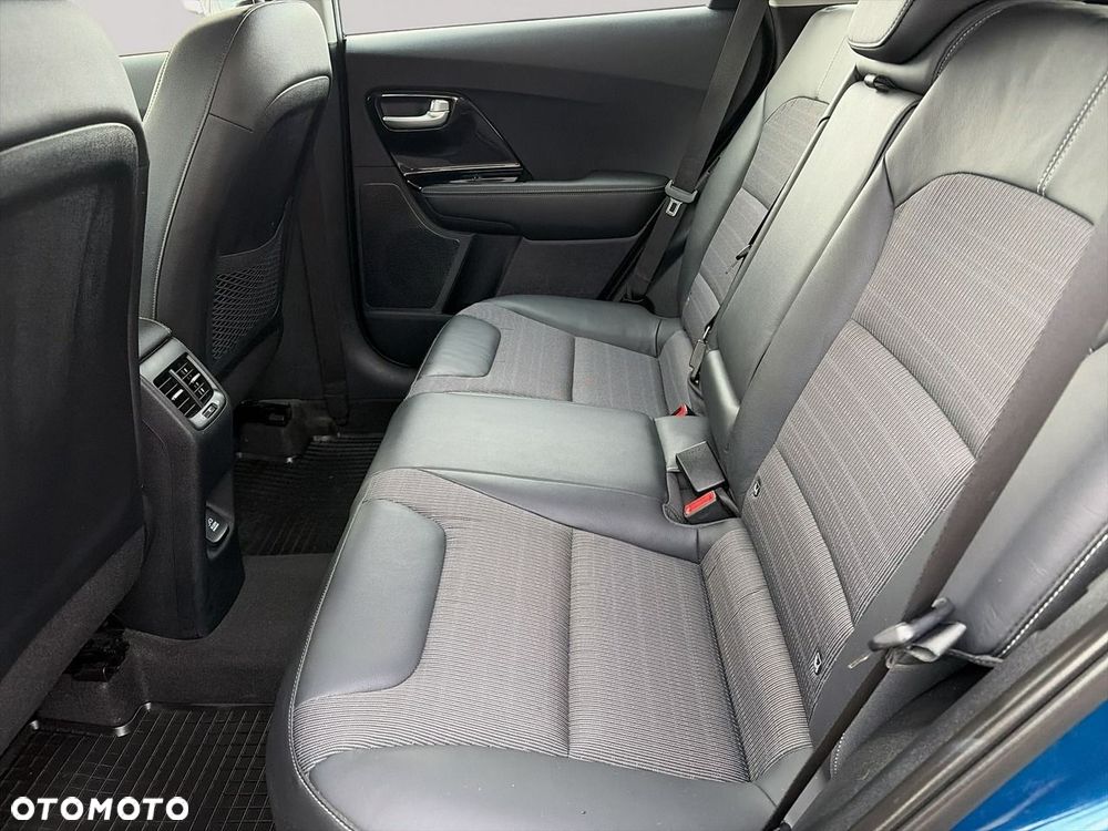 Kia Niro 1.6 GDI Hybrid M - 23