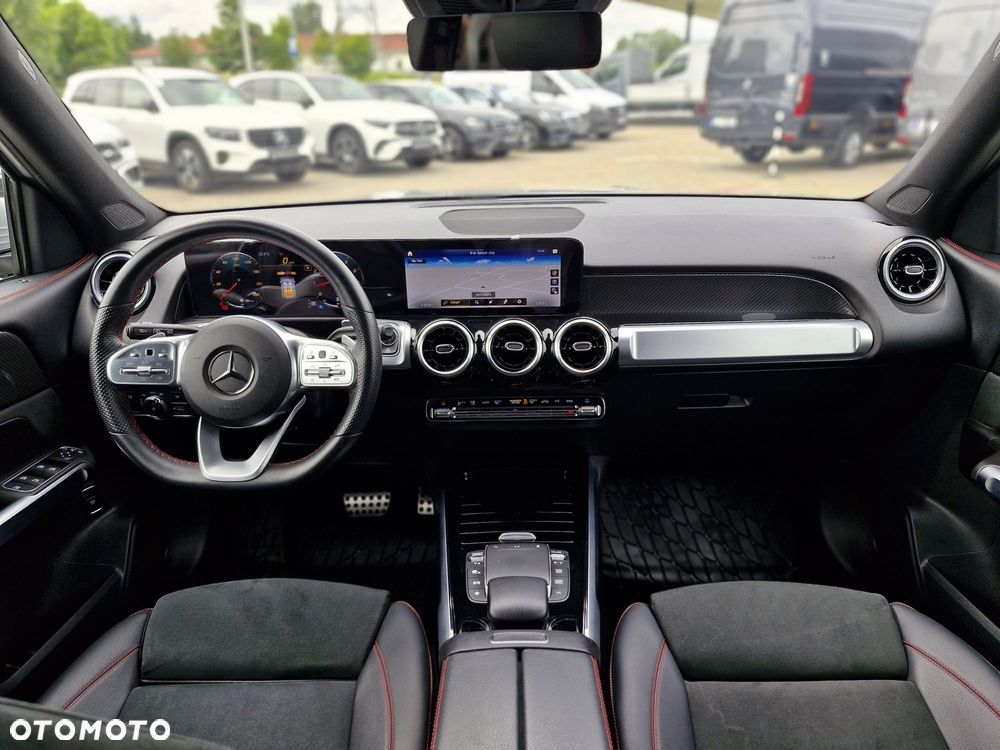 Mercedes-Benz GLB 200 4-Matic AMG Line 8G-DCT - 18