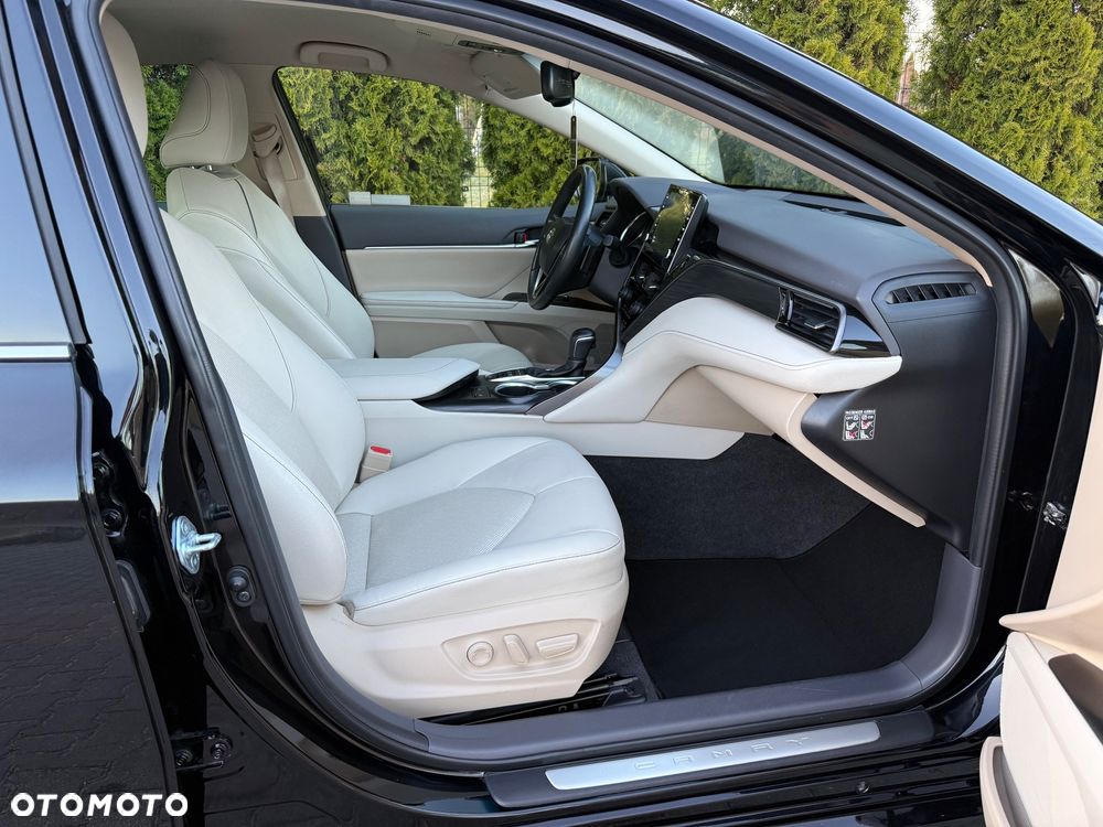 Toyota Camry 2.5 Hybrid Executive CVT - 31