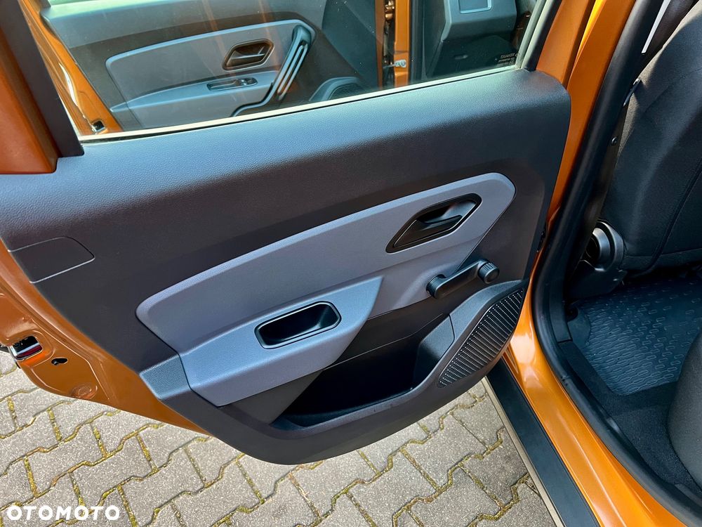 Dacia Duster 1.6 SCe Laureate S&S - 10