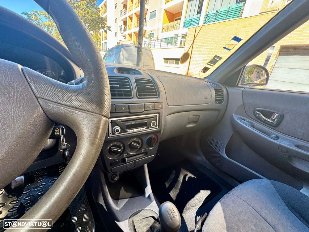 Hyundai Accent 1.5 CRDi Comfort ABS - 5