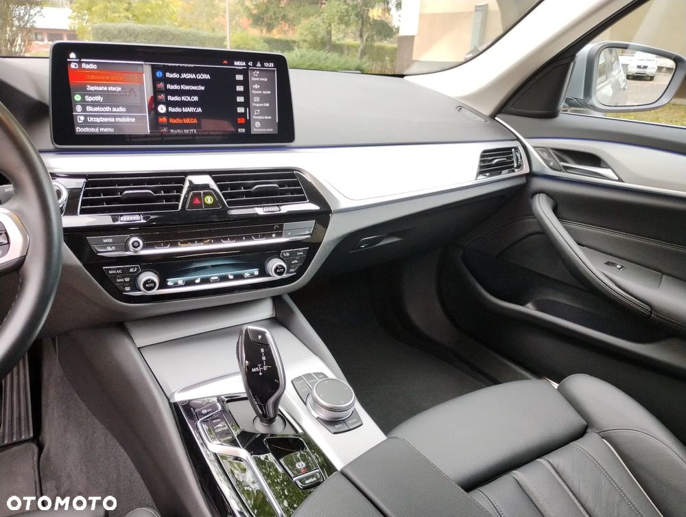 BMW Seria 5 520d Touring Luxury Line - 16