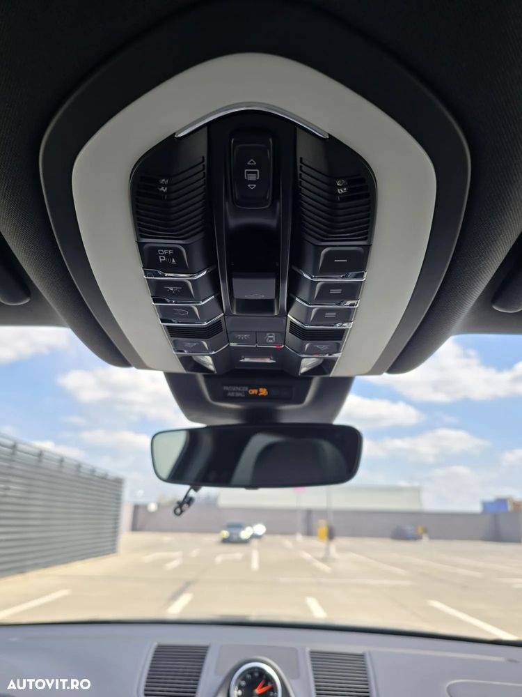 Porsche Macan S - 10