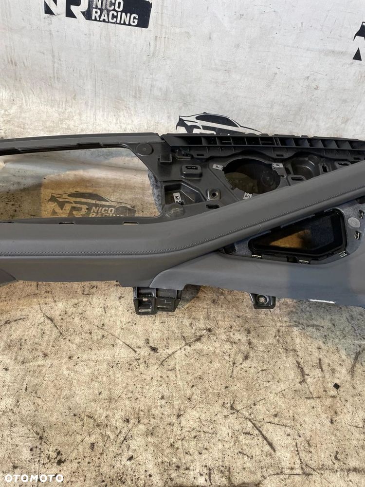 DESKA ROZDZIELCZA KOKPIT KONSOLA BMW 7 G70 LEDER ATLASGRAU HUD - 3