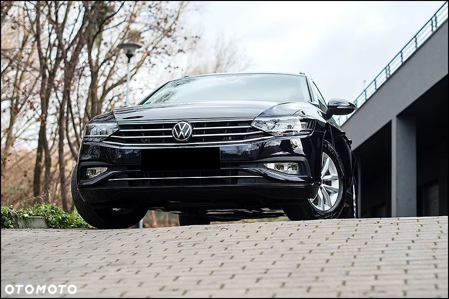 Volkswagen Passat - 12