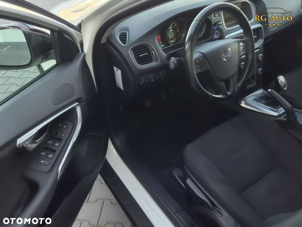 Volvo V40 Cross Country - 40