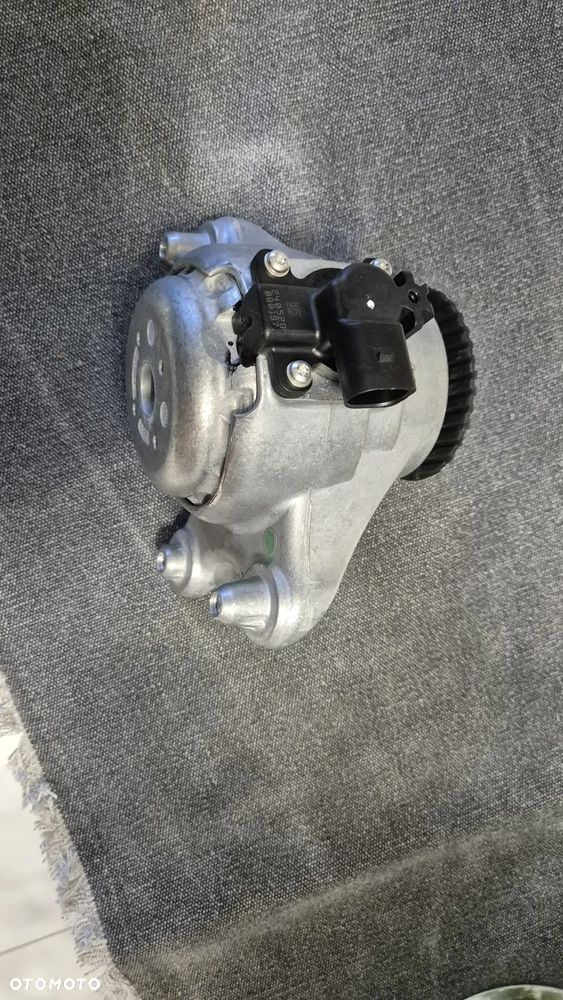 Mercedes C 63 AMG Łapa Poduszka silnika A2052409300 - 13