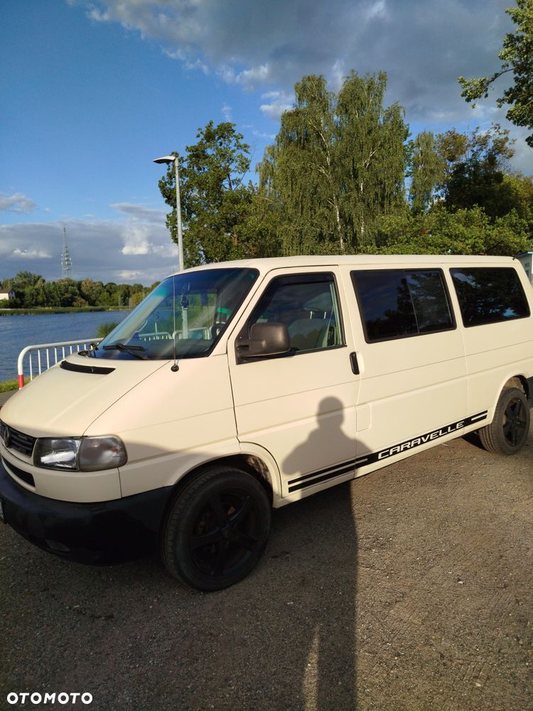 Volkswagen Caravelle - 1