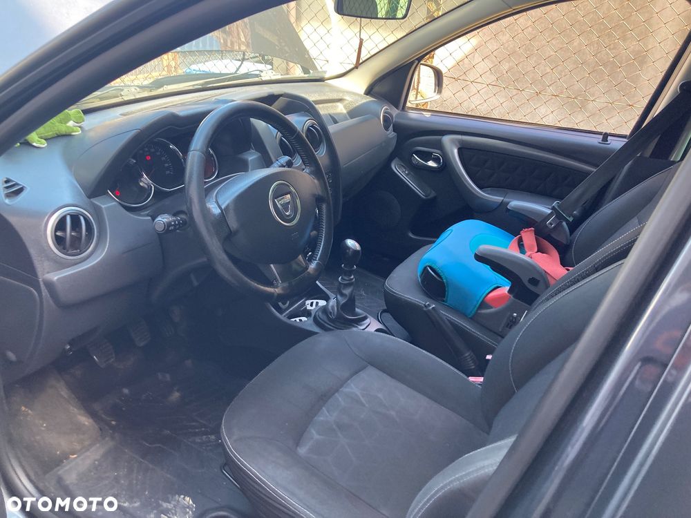 Dacia Duster 1.6 Laureate 4x4 - 16