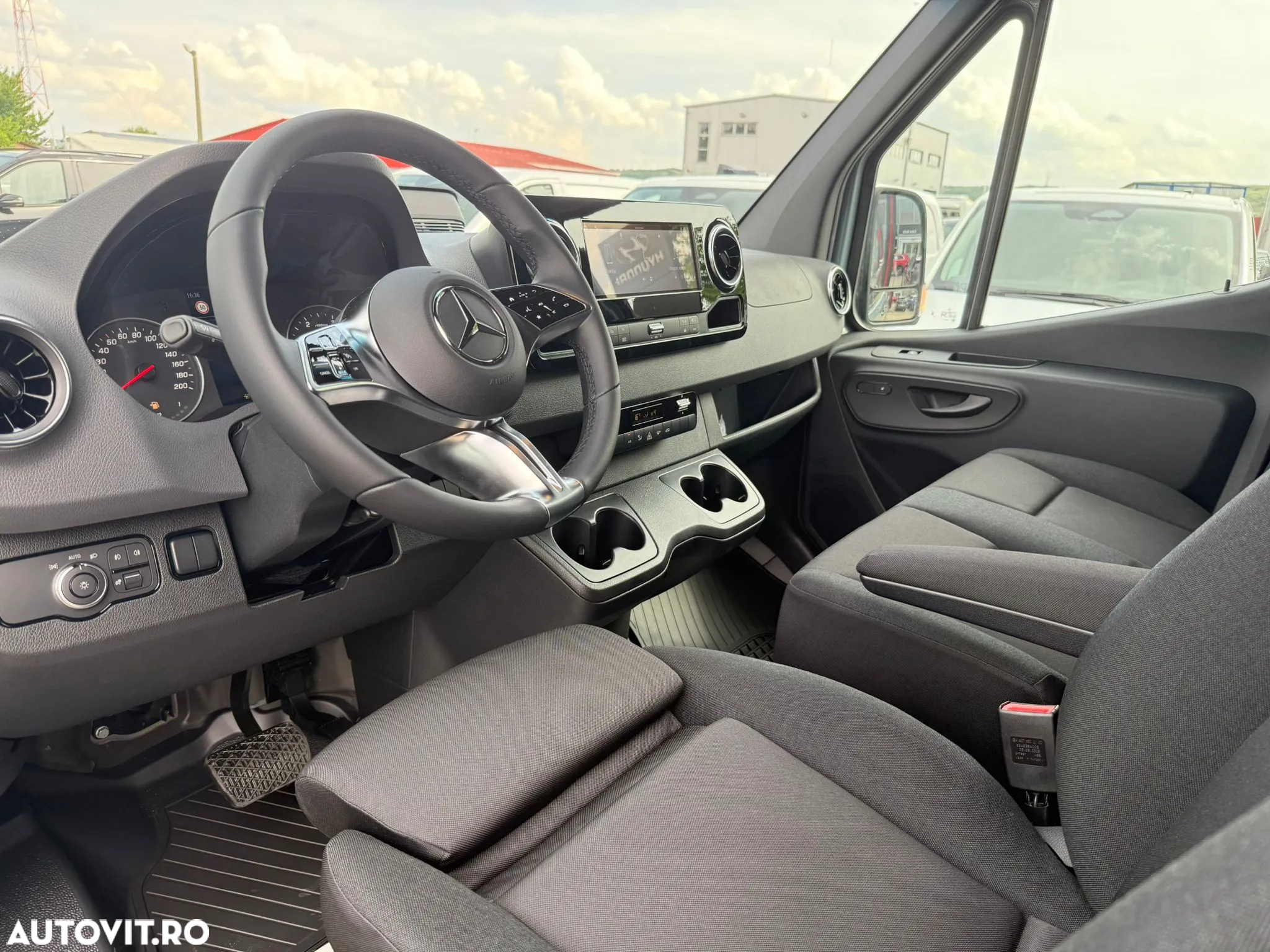 Mercedes-Benz Sprinter - 17