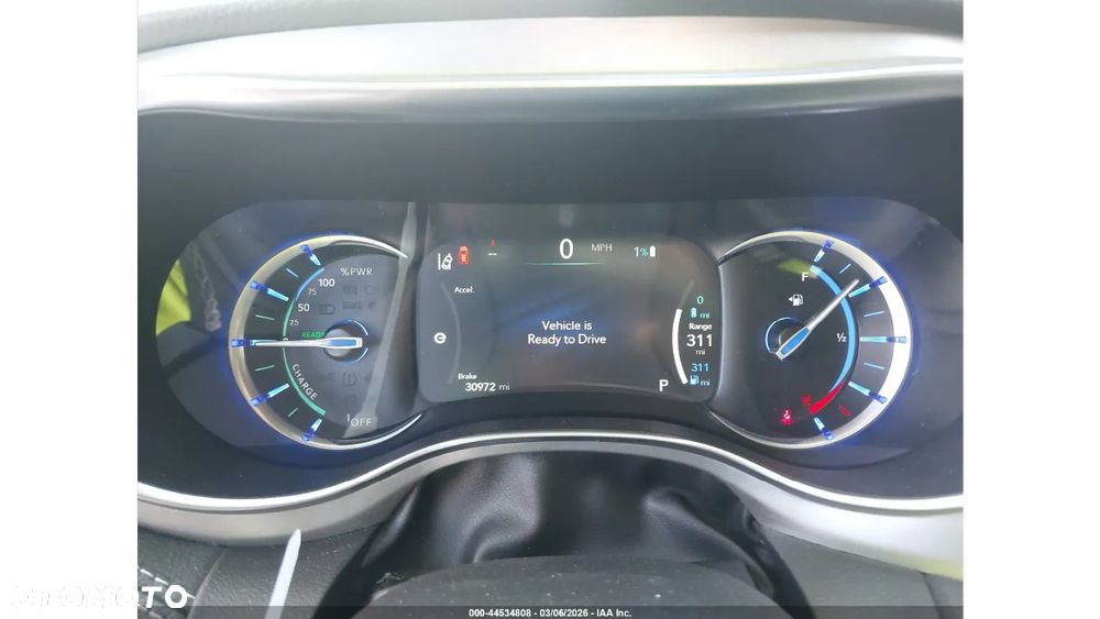 Chrysler Pacifica - 12