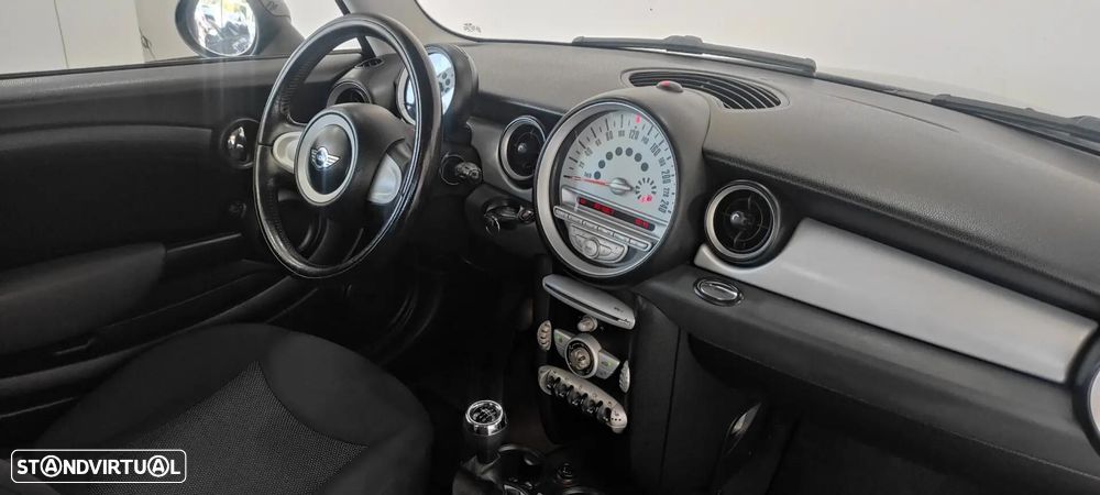 MINI 3 Portas Cooper D - 23
