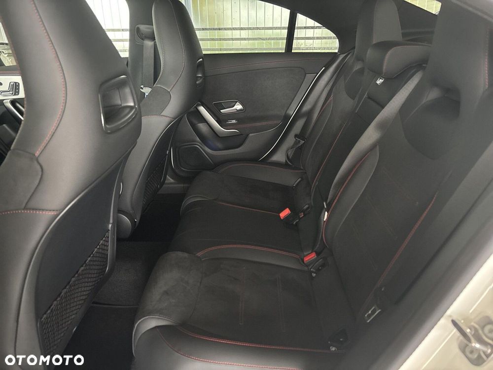 Mercedes-Benz CLA - 22