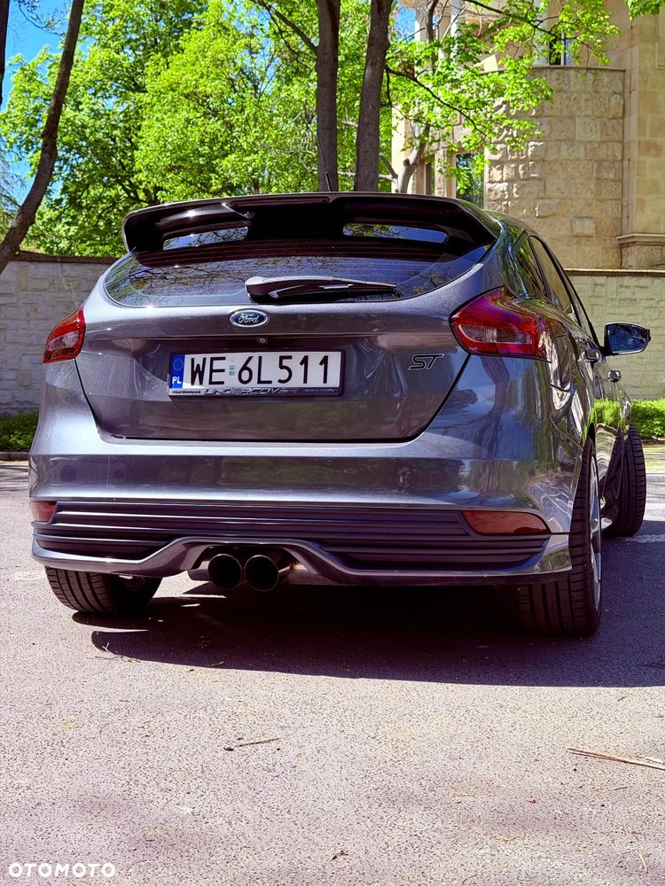 Ford Focus ST - 4