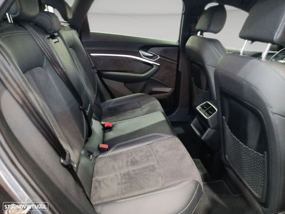 Audi e-tron 55 quattro S line - 24