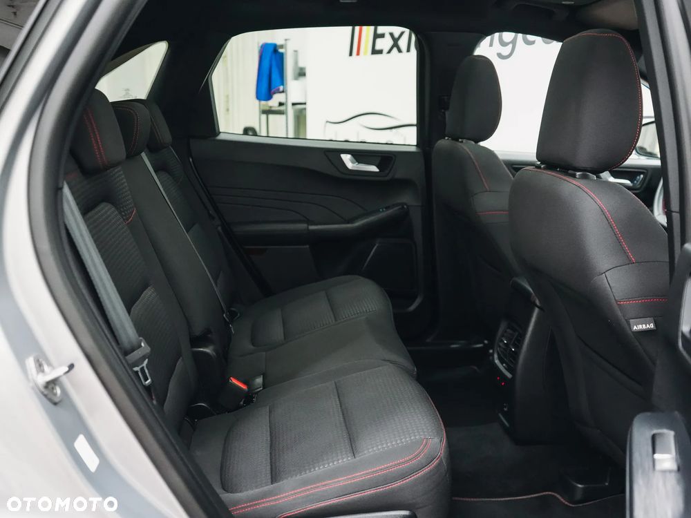 Ford Kuga 2.5 Duratec FHEV 4x4 ST-LINE - 30
