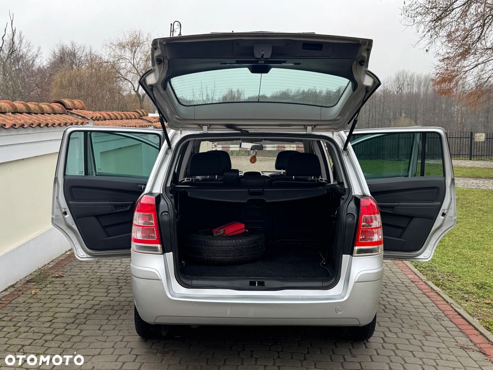 Opel Zafira - 10