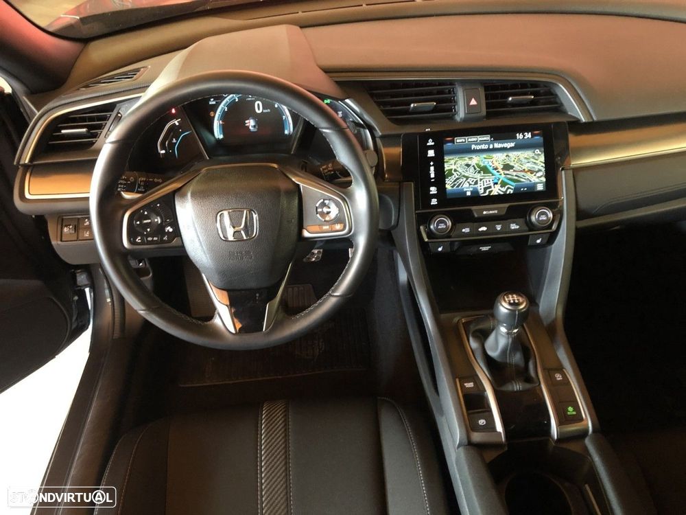 Honda Civic 1.0 i-VTEC Executive Premium - 9